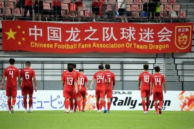 吃完之后，萧家人一个个已经撑的直不起腰来了。